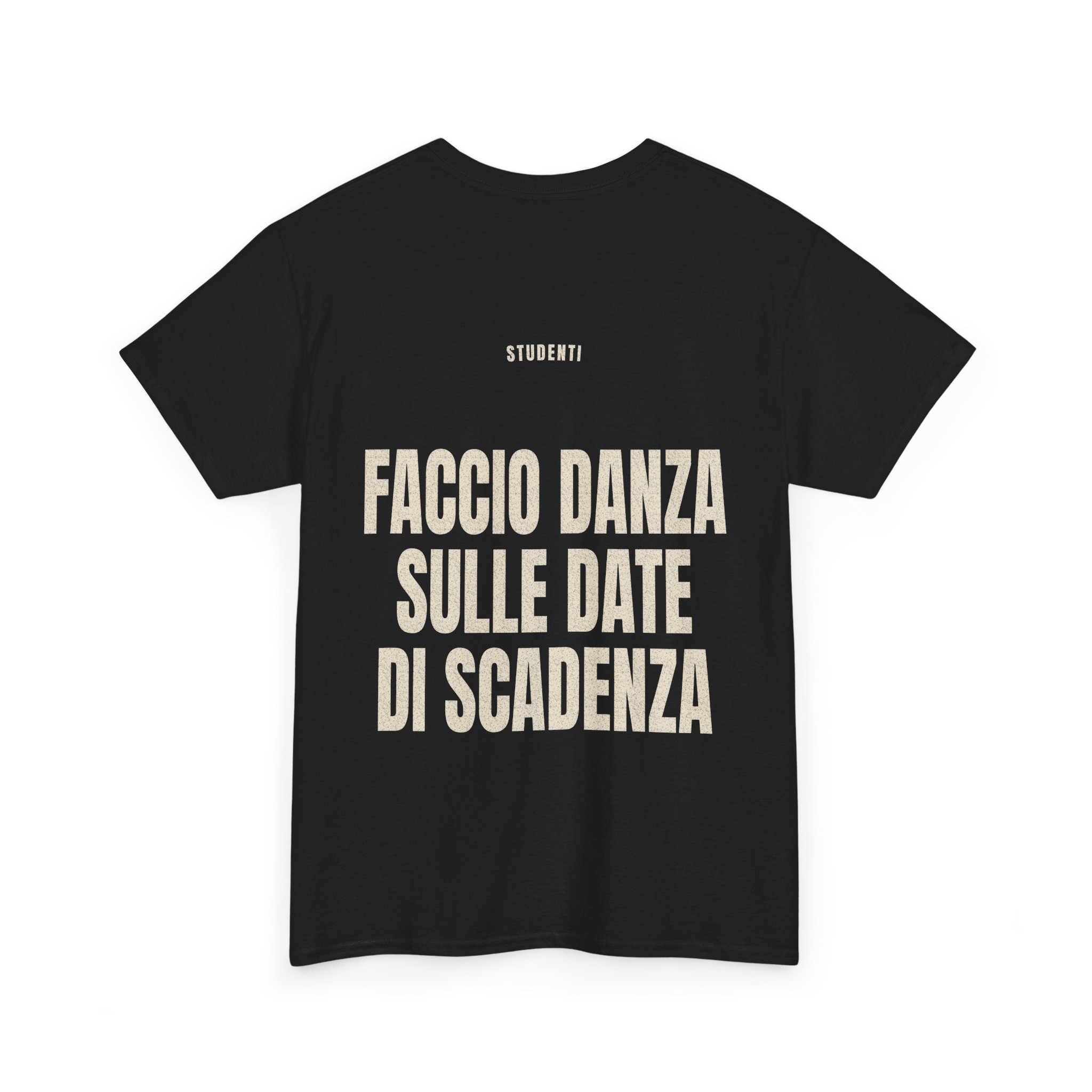 T-shirt PUMP con la frase 'FACCIO DANZA SULLE DATE DI SCADENZA' — collezione Studenti