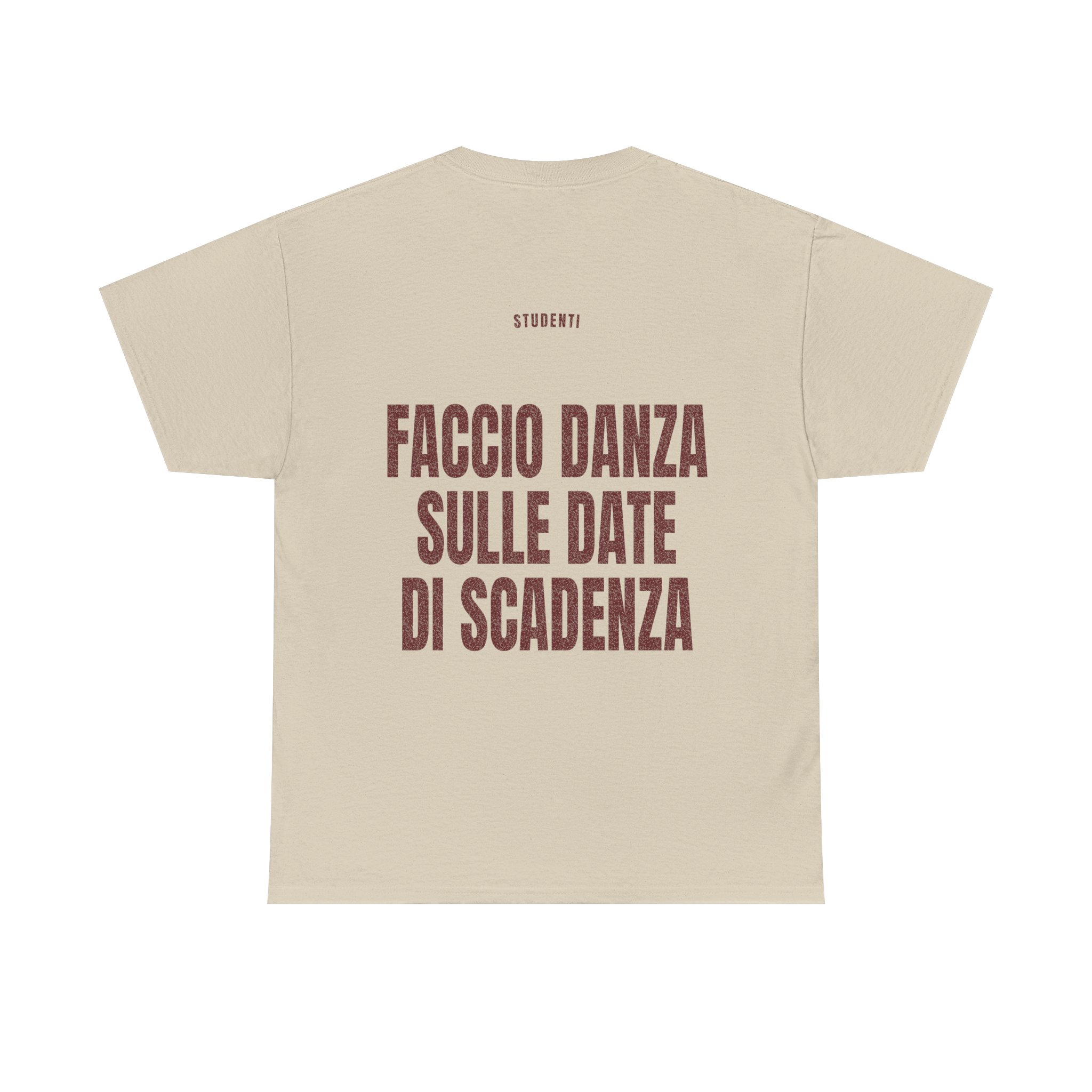 T-shirt PUMP con la frase 'FACCIO DANZA SULLE DATE DI SCADENZA' — collezione Studenti