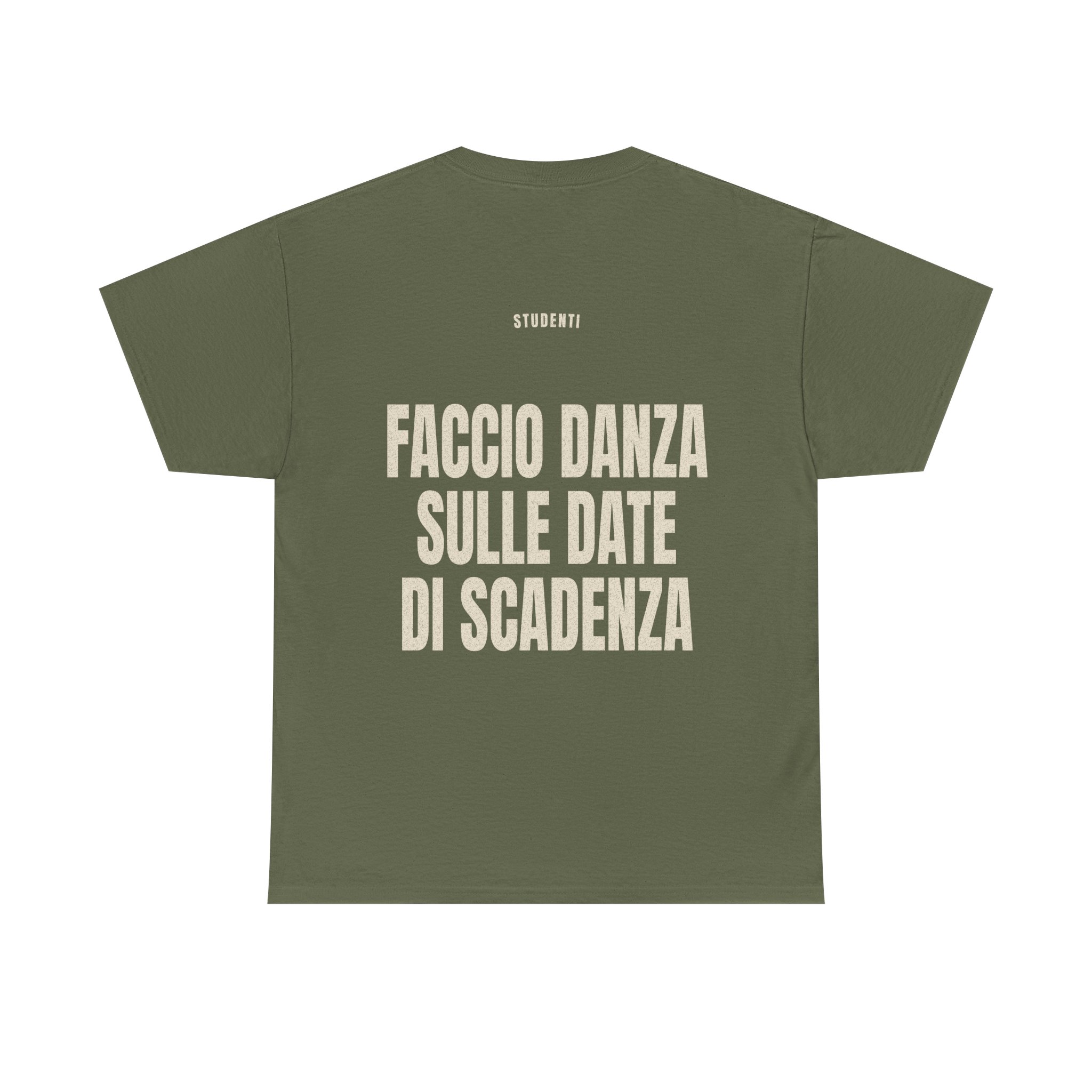 T-shirt PUMP con la frase 'FACCIO DANZA SULLE DATE DI SCADENZA' — collezione Studenti