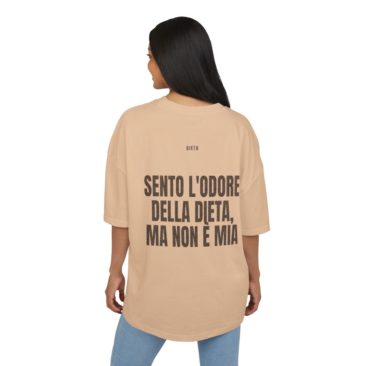 T-shirt oversize PUMP con la frase 'SENTO L'ODORE DELLA DIETA, MA NON È MIA' — collezione Dieta
