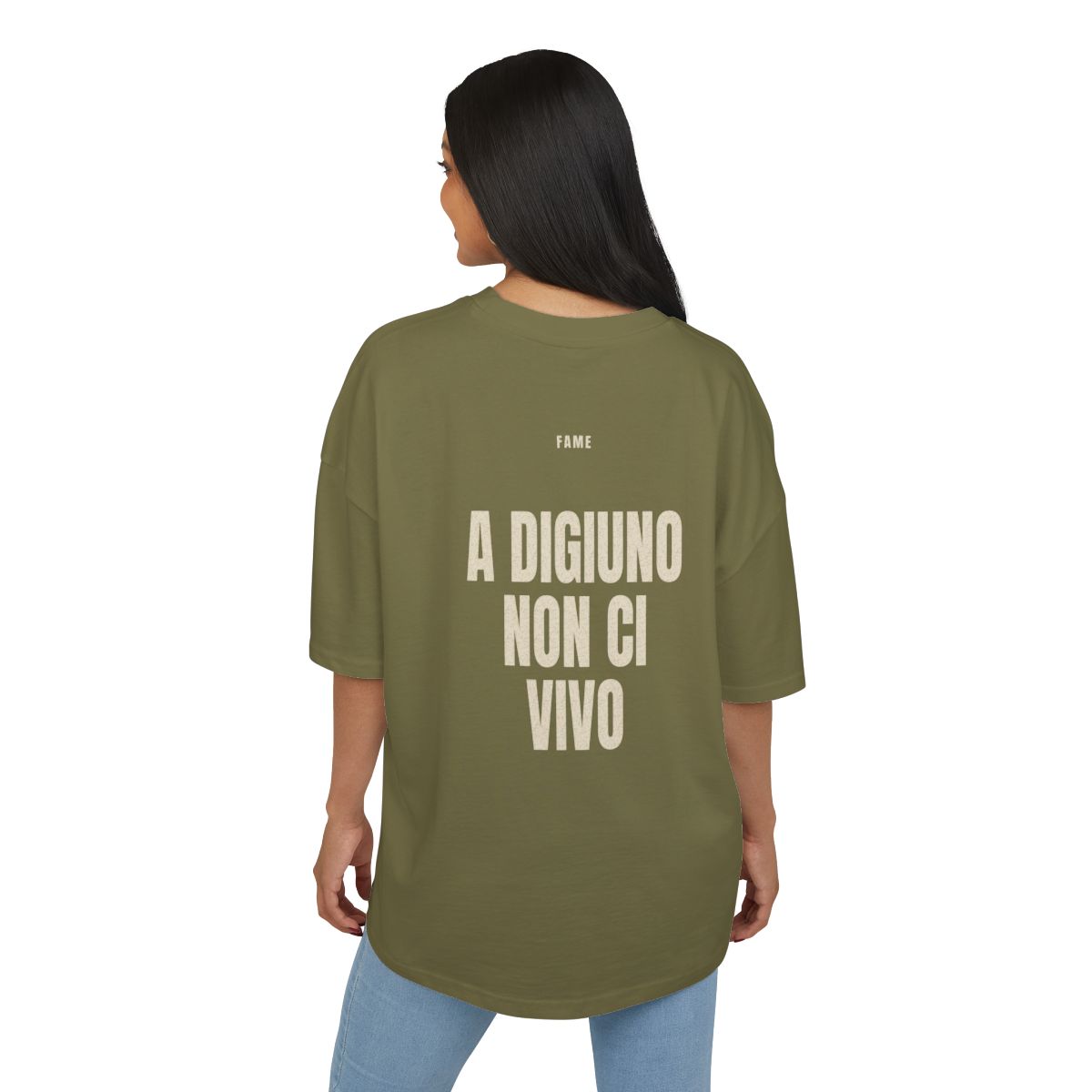 T-shirt oversize PUMP con la frase 'A DIGIUNO NON CI VIVO' — collezione Fame