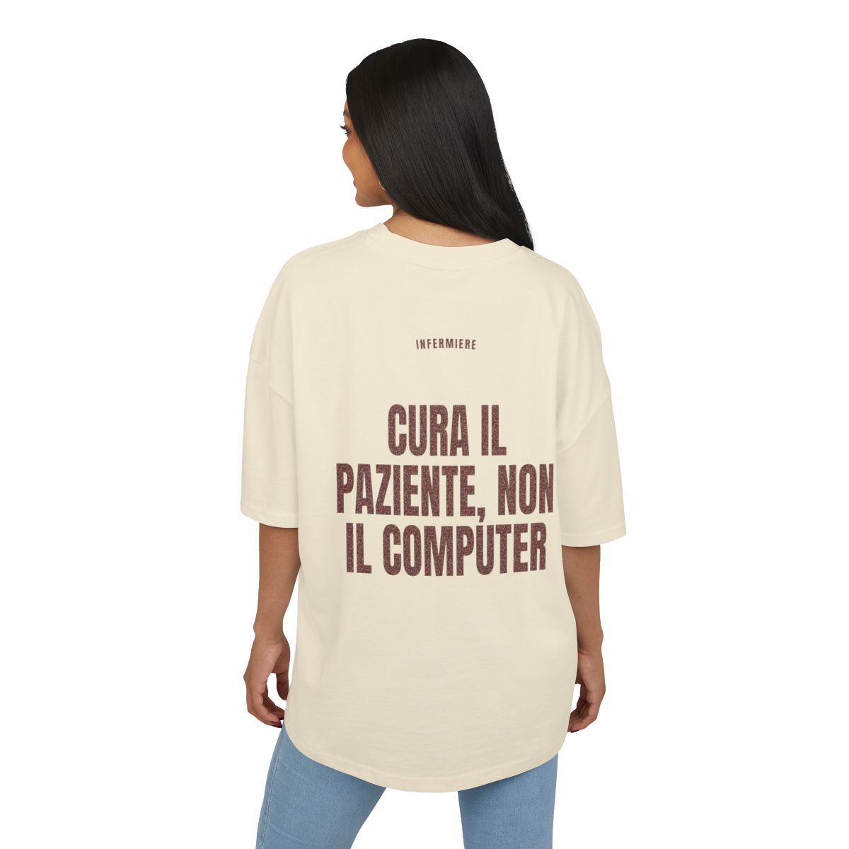T-shirt oversize PUMP con la frase 'CURA IL PAZIENTE, NON IL COMPUTER' — collezione Infermiere