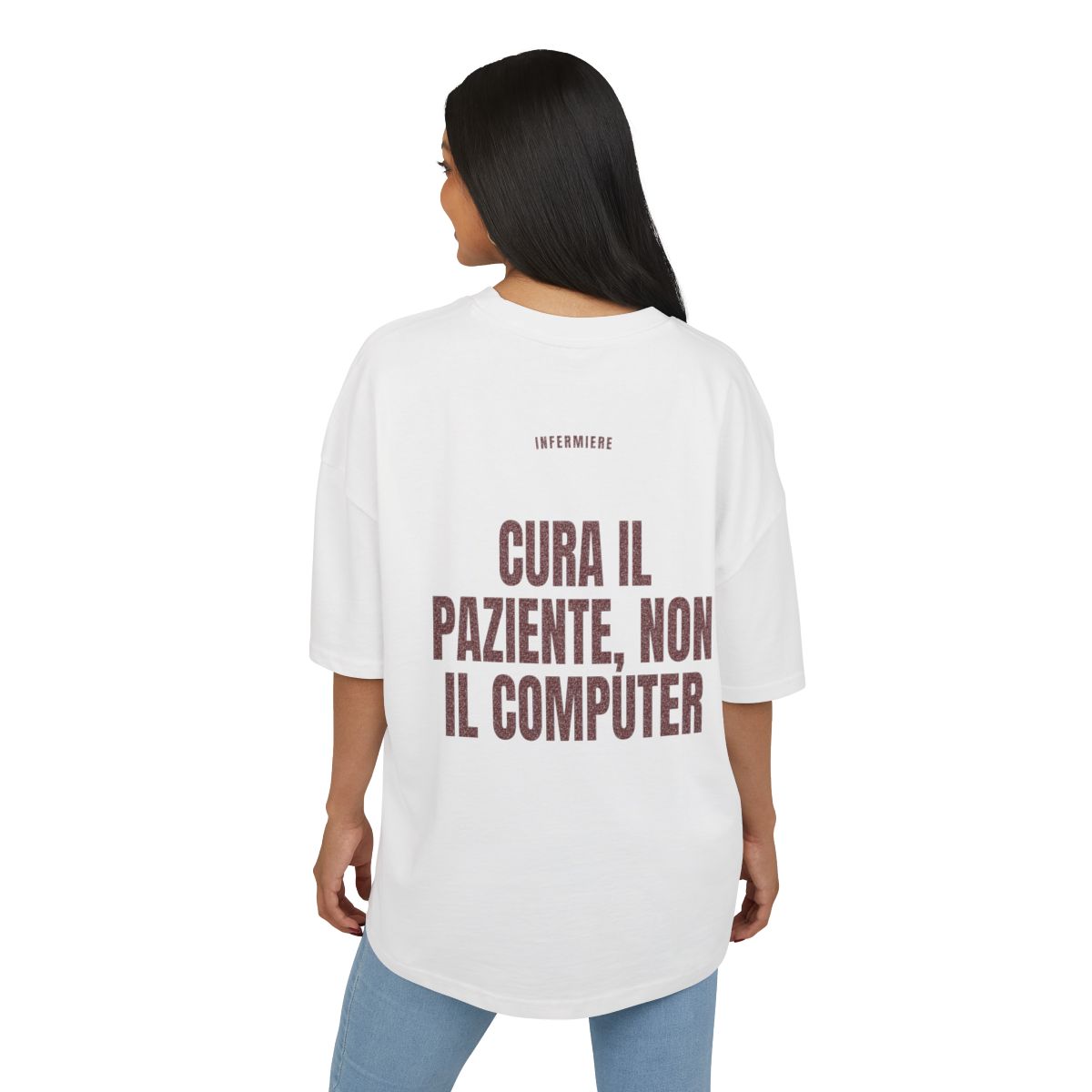 T-shirt oversize PUMP con la frase 'CURA IL PAZIENTE, NON IL COMPUTER' — collezione Infermiere