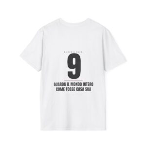 NUMERO 9 — 'GUARDA IL MONDO INTERO COME FOSSE CASA SUA' · Leggera